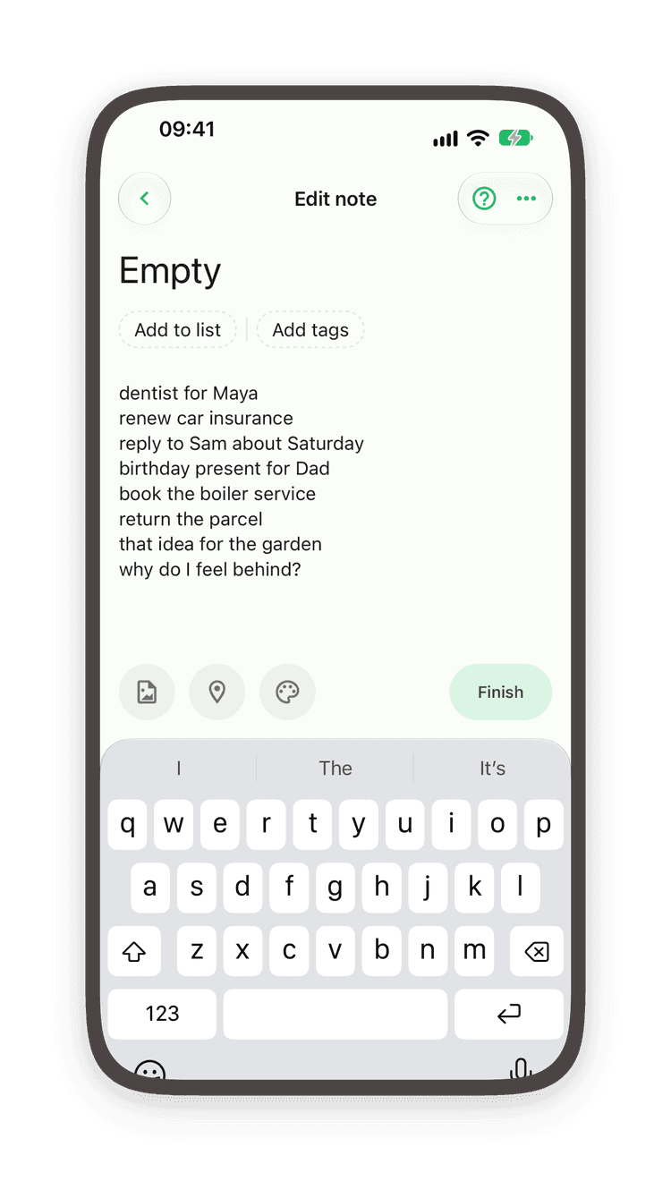 Une note intitulée Empty dans Do Everything, avec une liste d’éléments en vrac comme le renouvellement de l’assurance auto et la révision de la chaudière