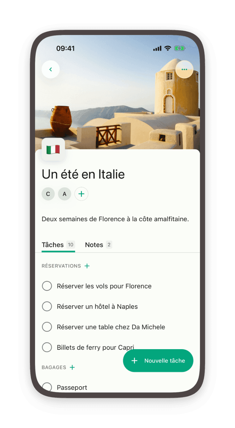 La liste « Un été en Italie » dans Do Everything, avec une photo méditerranéenne en en-tête, deux collaborateurs et une section Réservations