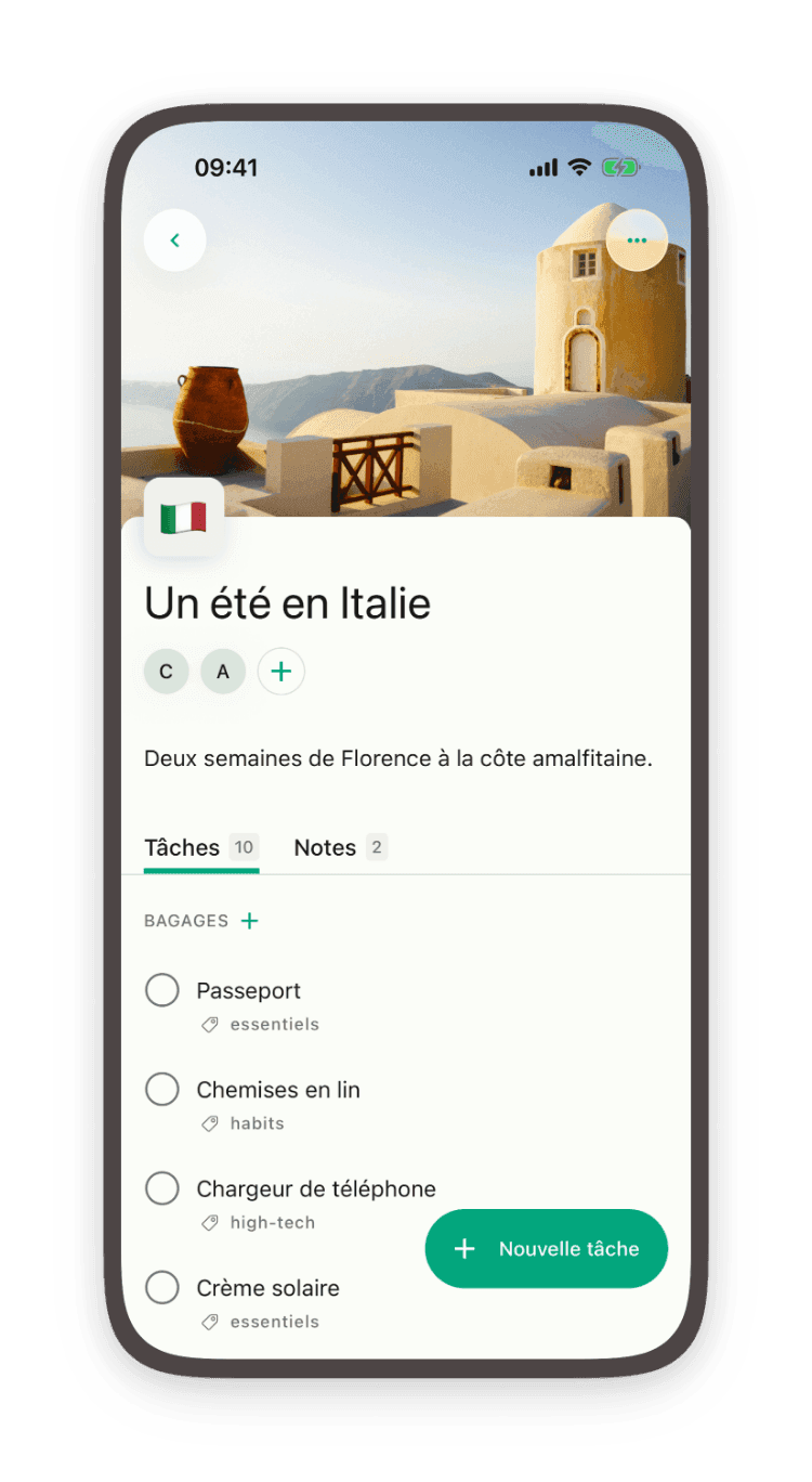 La section Bagages de la liste du voyage, avec des affaires classées sous les tags essentiels, habits et high-tech